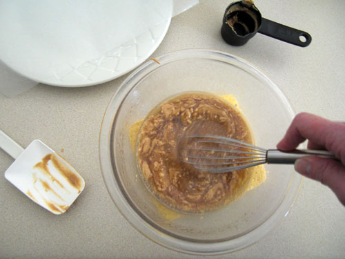 Carefully mix the peanut butter fudge ingredients.